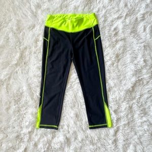Xersion Black and Neon Cropped Fitted Leggings S